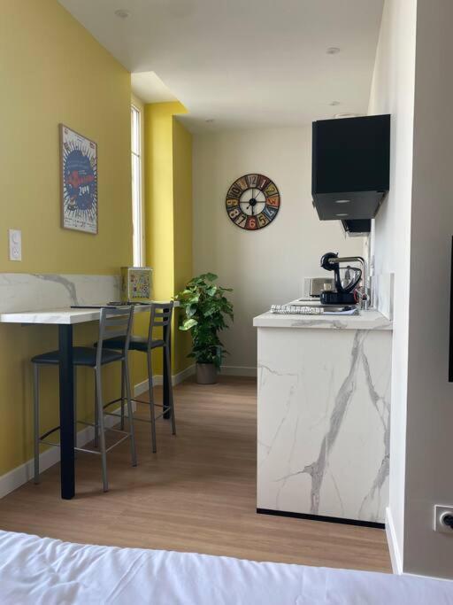 אנגולם Superbe Studio Centre Ville * Clim * Wifi * Haut De Gamme * מראה חיצוני תמונה