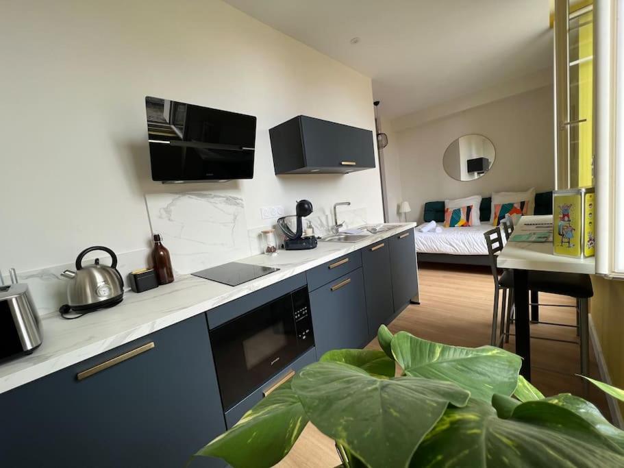 אנגולם Superbe Studio Centre Ville * Clim * Wifi * Haut De Gamme * מראה חיצוני תמונה